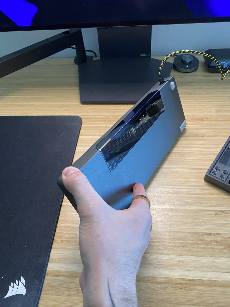 rasanomera's tweet photo. @0xAstr J’ai pris un wooting 60, ils ont sortis la v2 depuis, avec la case optimum en alu, c’est un tout autre niveau, la frappe est super, le soft stable et facile, réellement premium https://t.co/N9aZjt6jFj
