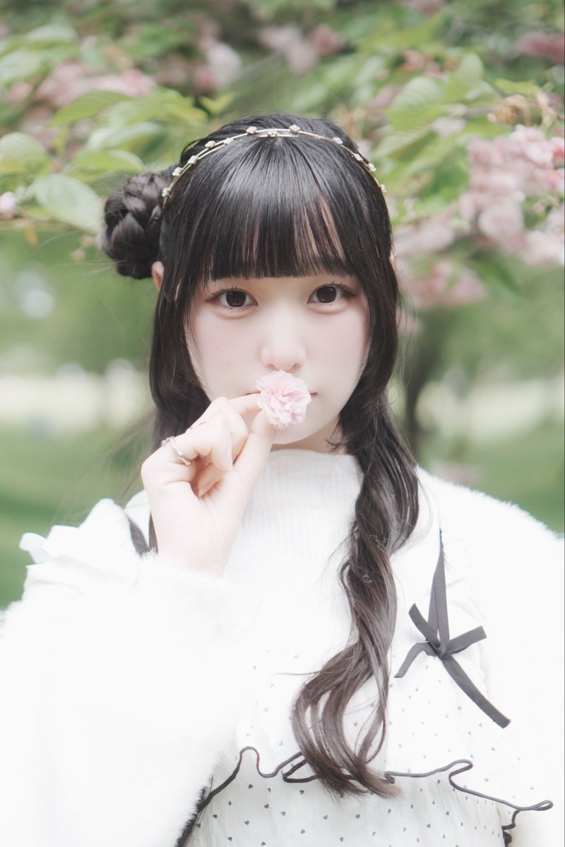 Rootmimi__marin's tweet photo. 【お知らせ】
この度参加させていただいていた、黒嵜さん・春海さん合同ADミクチャ配信審査にて3次審査・合宿審査に進ませていただくことになりました。

19日間関わってくださった、応援してくださった皆様のお陰です。本当にありがとうございます😭🔥
この頂いた結果、皆様の応援を糧に夢を叶えてきます。

夢は夢で終わらせないぞーーーー💨🔥🩷

結果発表
🔗 https://t.co/qRUWBzPgE4 
 #黒嵜・春海合同アイドルAD