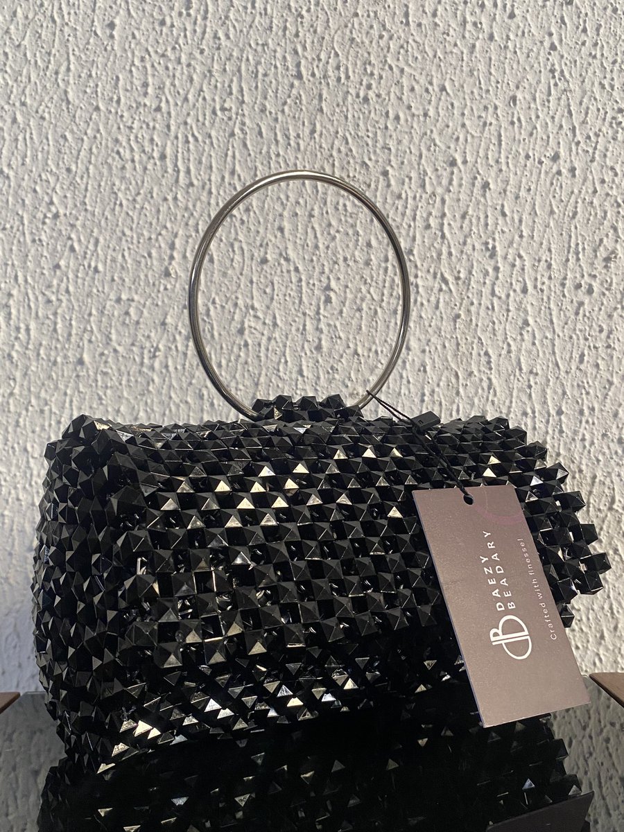 No need for caption 

Una suppose know Wenti I Dey sell by now.

NGN:25,000