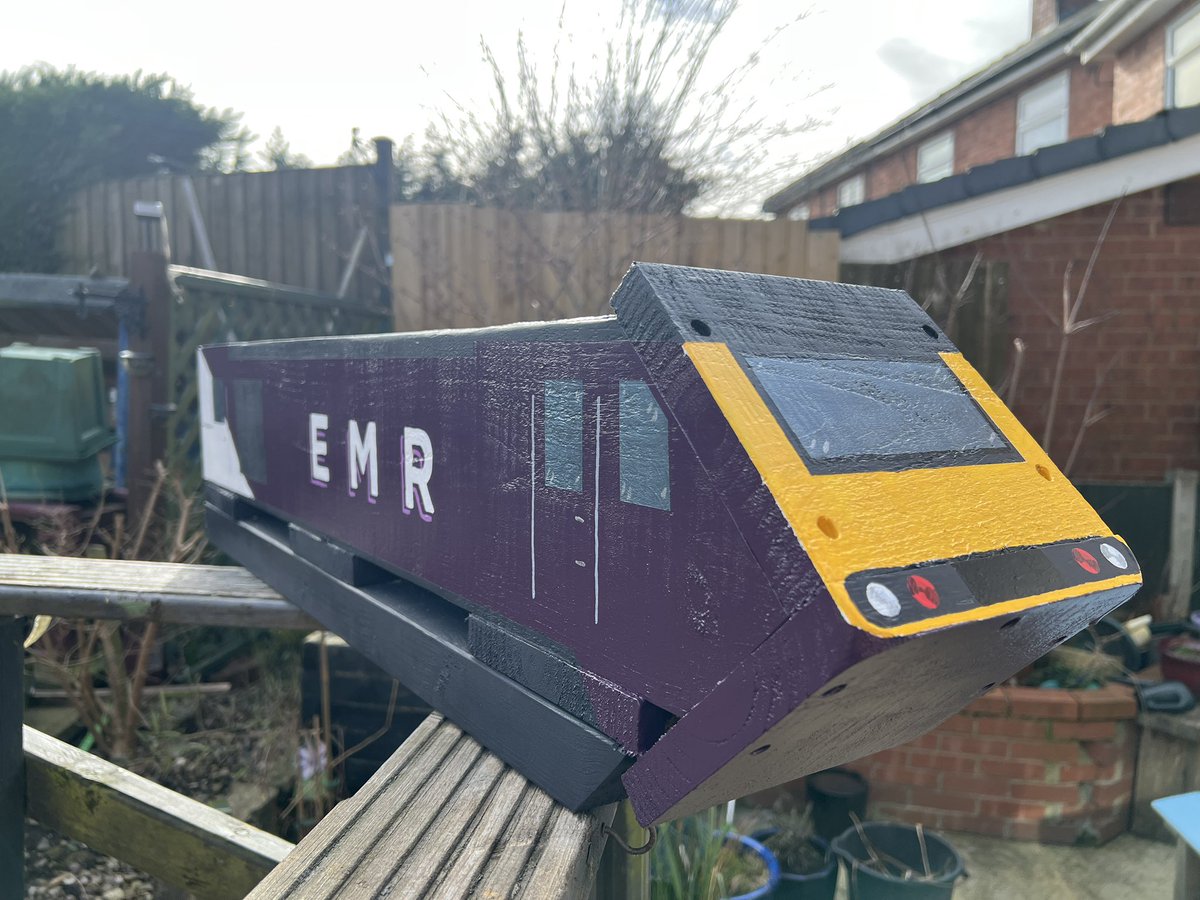 TGFletcher's tweet image. New handmade &amp;amp; hand painted locomotive / train planter. 

inspired by #EMR liveried #HST125 #Class43 #PowerCar #Train

Painted in:

Approx Size 
910mm x 240mm x 170mm 

£60.00

——-
Custom requests are welcome prices will vary depending on: Size, materials, livery &amp;amp; labour