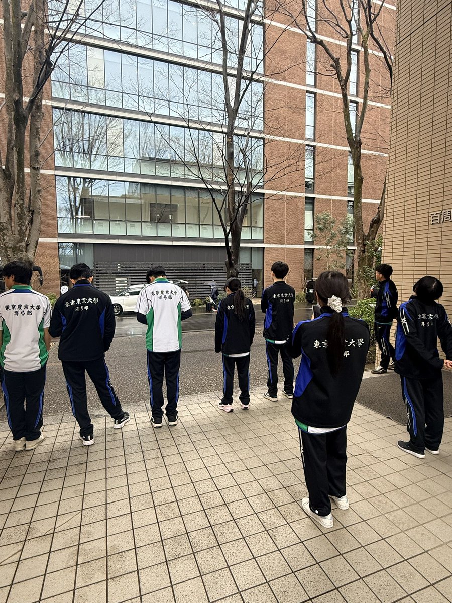 nodaiarchery's tweet photo. こんにちは！農大洋弓部です🏹
本日は春合宿1日目です🙌
あいにくの雨でしたが多くの部員が近射をして各々の課題に向き合っていました✨
明日からの本格的な練習も頑張ります🔥 https://t.co/36mwm0JHpM