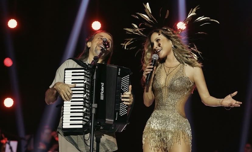 Claudia Leitte em chamada de vídeo com Dorgival Dantas, podemos sonhar com uma nova edição do arraiá da Claudinha ? Largadrilha ? 👀