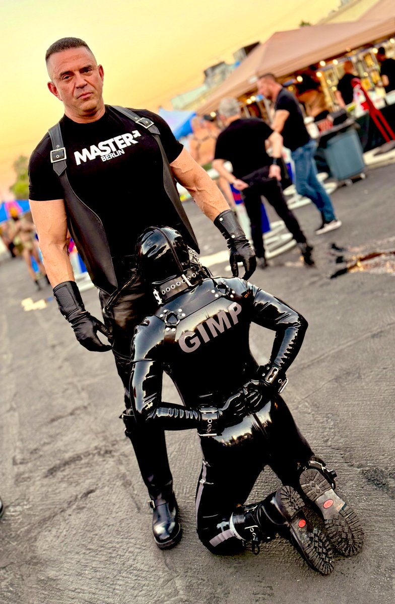 DanInBLN's tweet photo. I'm sure every #sub #slaveboy #rubbergimp would love to go down on knees in front of super amazing Leather Master @IntenseMuscleSM. This Master looks demanding, hard, powerful - everything a boy willing to obey and serve needs. 

PS. I love that very shiny rubber gear with "GIMP" https://t.co/dT6nz0ttPW