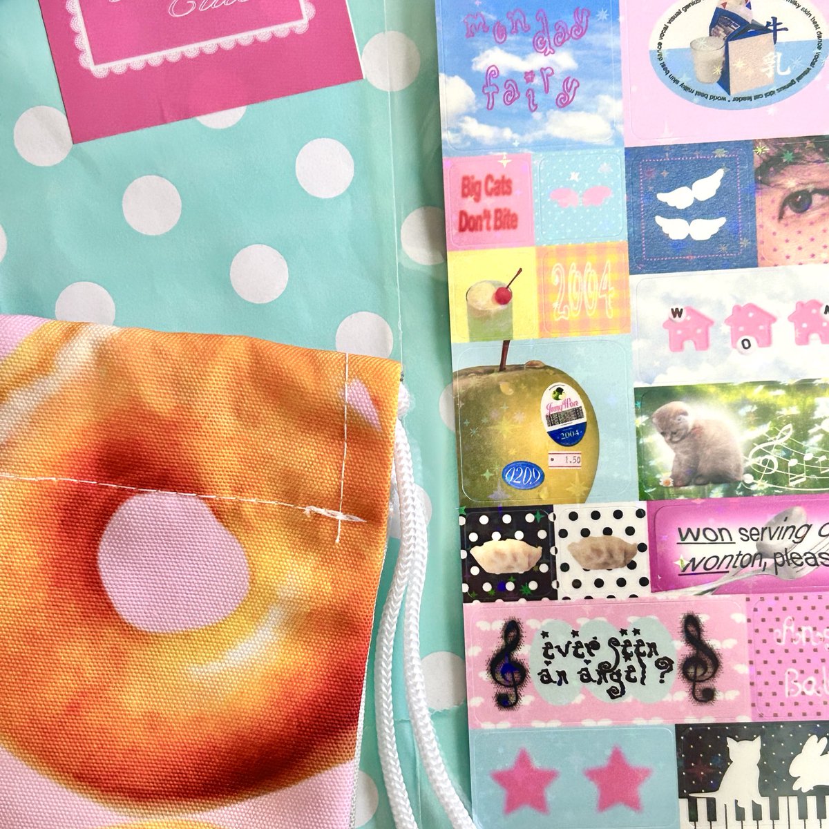 FREEBIESIMUT terimakasii banyak kakak <a href="/viberuary/">⭑</a> aku suka bingit T___T pouch nya langsung dipakee :33