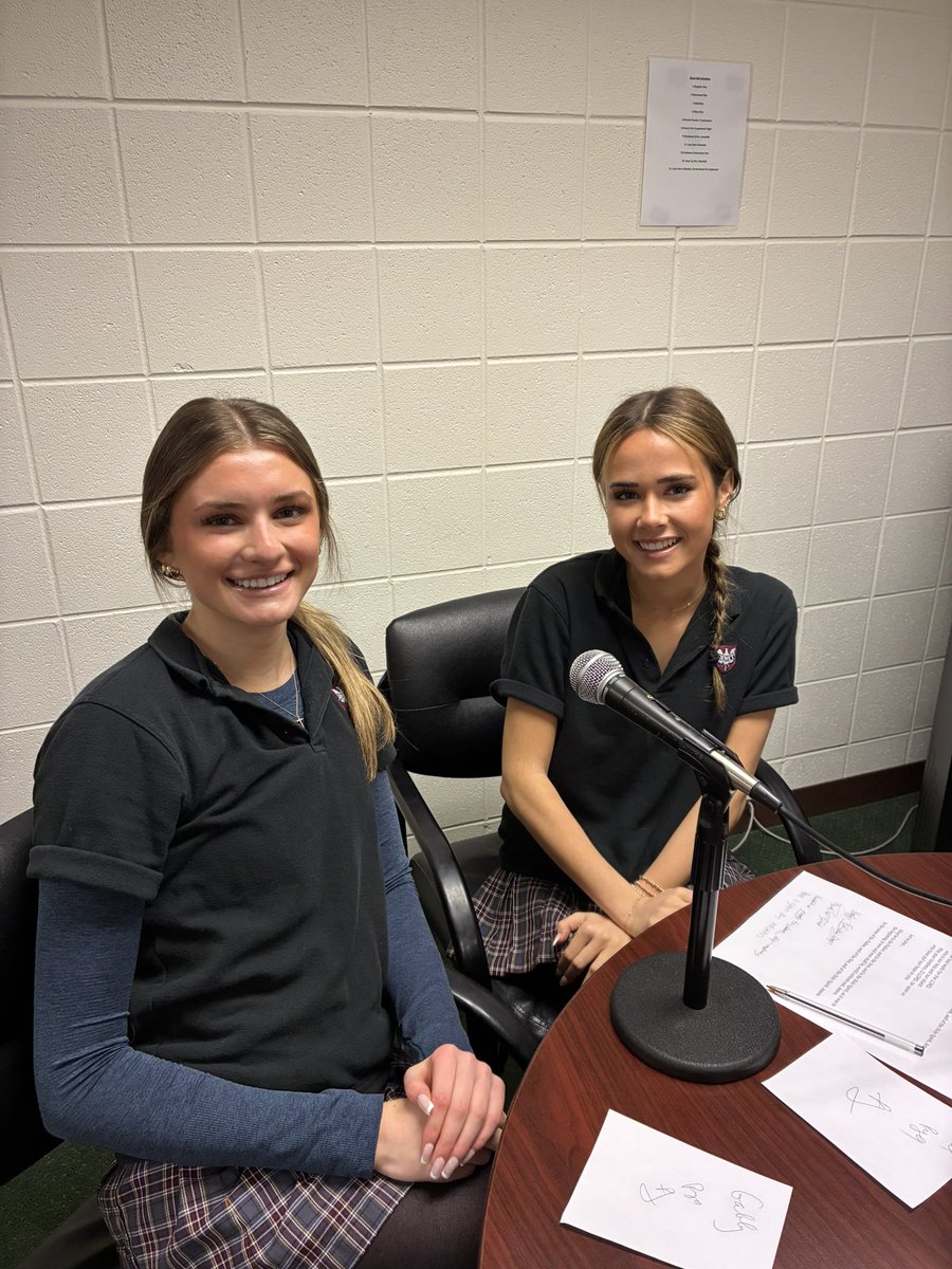 mrfitzhistory's tweet image. Thank you @BenetRedwings seniors Gabby Flores and Rachael Holecek for reading the morning prayer. #redwingnation