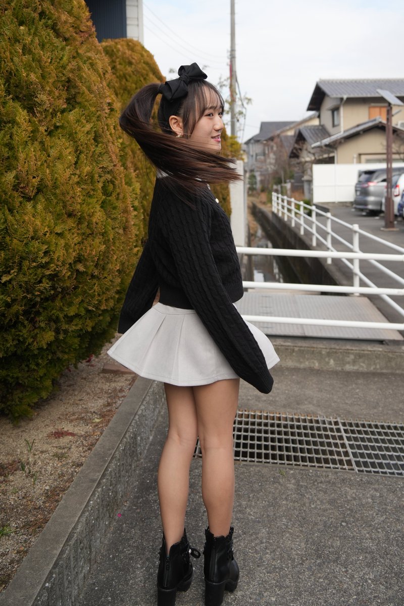 me262jv44fw190's tweet photo. 2026.2.15
#KIDSFES48PLUS⑩
#玉野市たまテレ
#卒業回
#CHERIEmimi
#聖那　@Seina_dear0208
物販撮影にて
髪の毛を振り回してもらいました😅
いや，回ってもらったら髪の毛が…🤭 https://t.co/icRbUZgr1Y