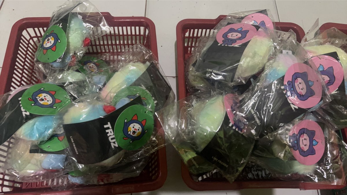 everyone_roo's tweet photo. rt please! 😗
WANT TO SELL / WTS
treasure keyring keychain doll truz multi plush (all new, sealed)
✨ IDR 145k (inc all, split)
✨ Jawa barat, INA
t. #wts #treasure #keychain #chilli #woopy #zonauang #wtstreasure https://t.co/OiflfJT6TK