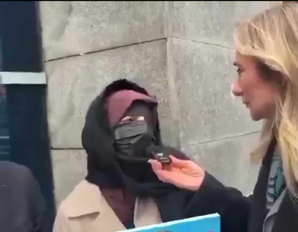 Öz çocuğuna                  Çocuğunu
Tecavüz etti                    Korumak istedi
Korudular                        Çocuğuyla öldü