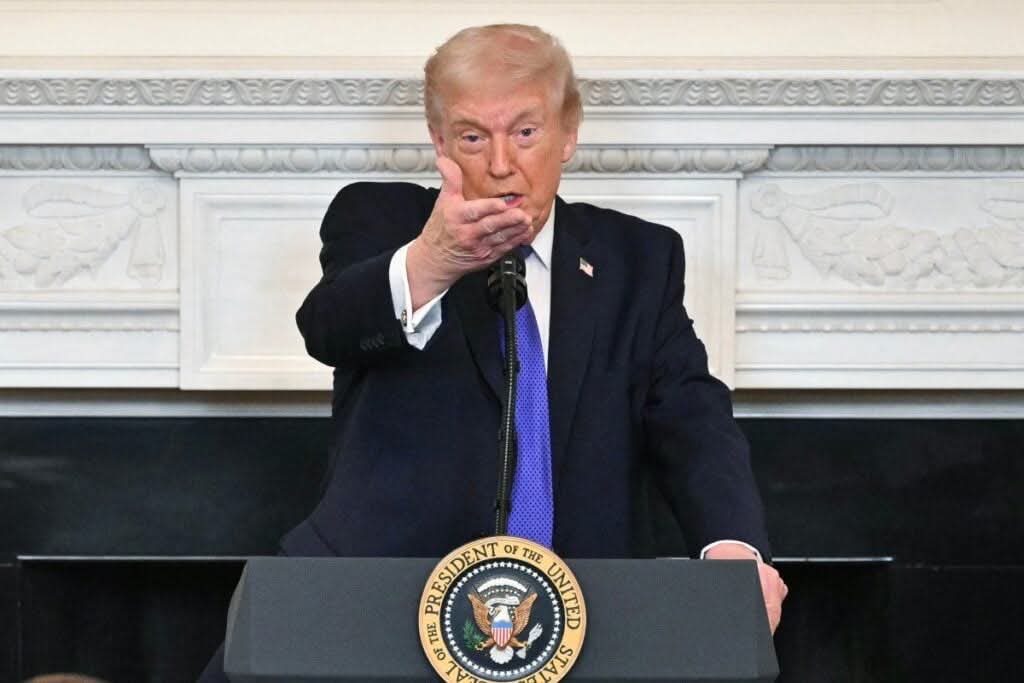 TVGLive1's tweet photo. SOUTIEN À S.E TRUMP
Le Président du Parti Républicain, l'héritier politique et fils aîné du Président de la République du Cameroun soutient le Président Trump dans sa grande idéologie de l'assainissement des souverainetés et de la préservation de la paix dans le monde. https://t.co/yF8EgeA3m3