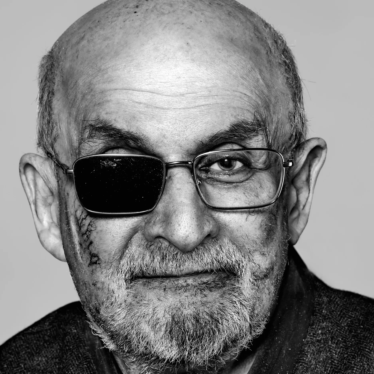 Lendo os obituários fofinhos de Khamenei, «uma boa alma discreta», quero relembrar q a fatwa emitida por Khomeini contra Salman Rushdie em 1989 foi renovada em 2005 por Khamenei, q tb assinou o aumento da recompensa pela morte do escritor para 3,2 milhões de dólares em 2016. Fdp.