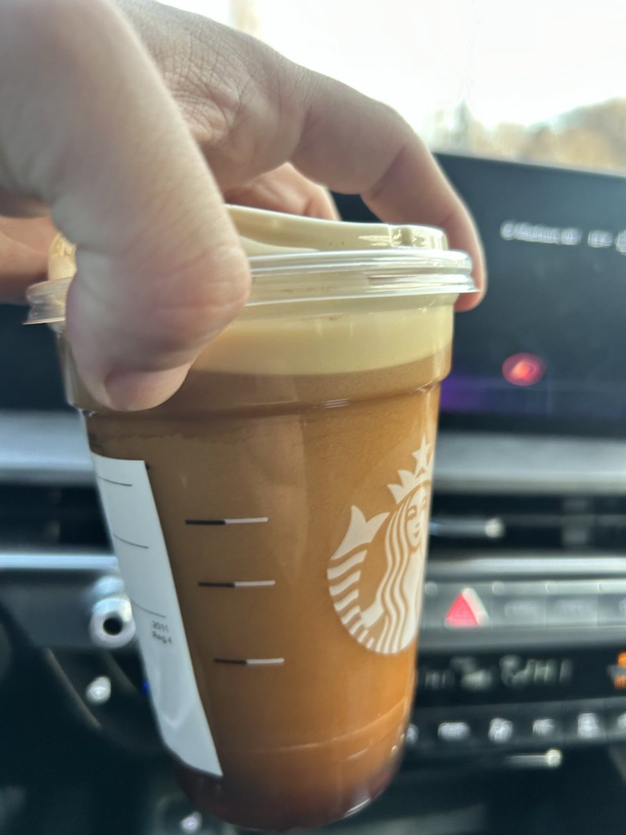 andyfox05's tweet photo. @Starbucks - this is a $6 pour. Lfg!!! But you still owe me for the others… don’t be cowards. https://t.co/woxKnzQR19