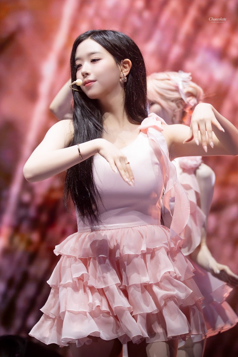 Chaecolate tweet media