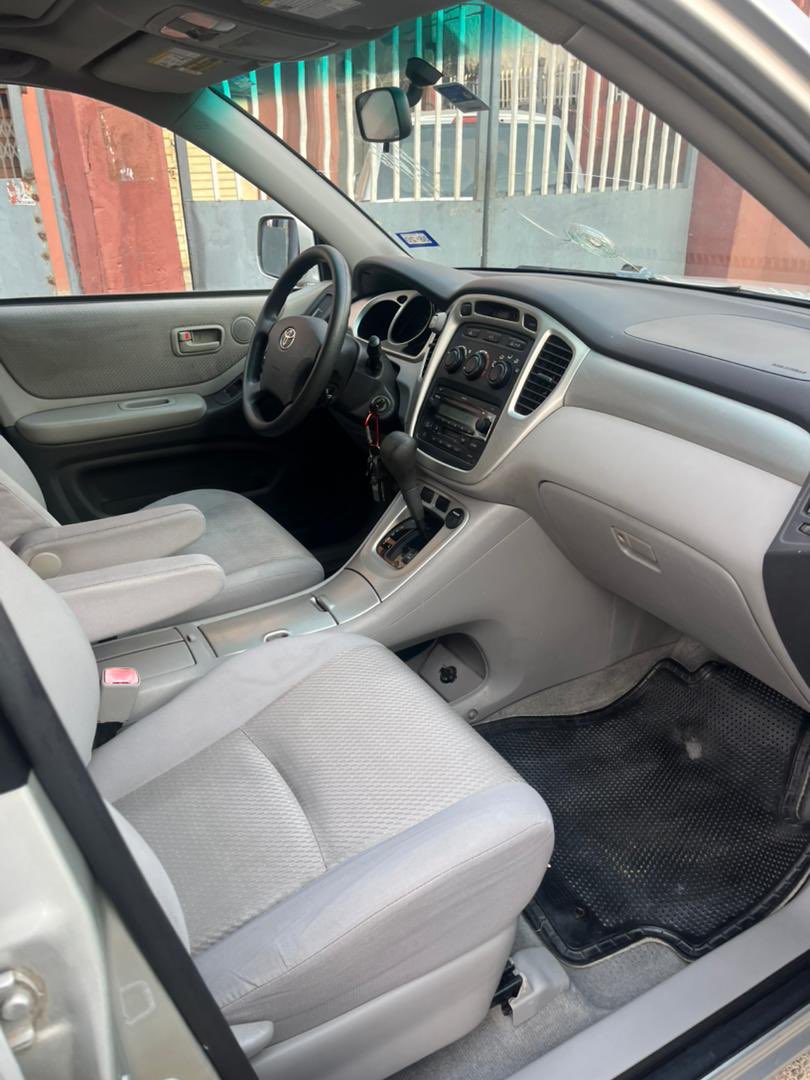 XcessCars's tweet photo. AWOOF!! FOREIGN USED 🇱🇷 
JAN 2026 ENTERY
TOYOTA HIGHLANDER 04
THREE ROWS 
COMPLETE ACCIDENT FREE 
NO SINGLE NAIJA PAINT 
THIS CAR IS SUPER CLEAN 

Price:
10.5m https://t.co/YlTA95UmDc