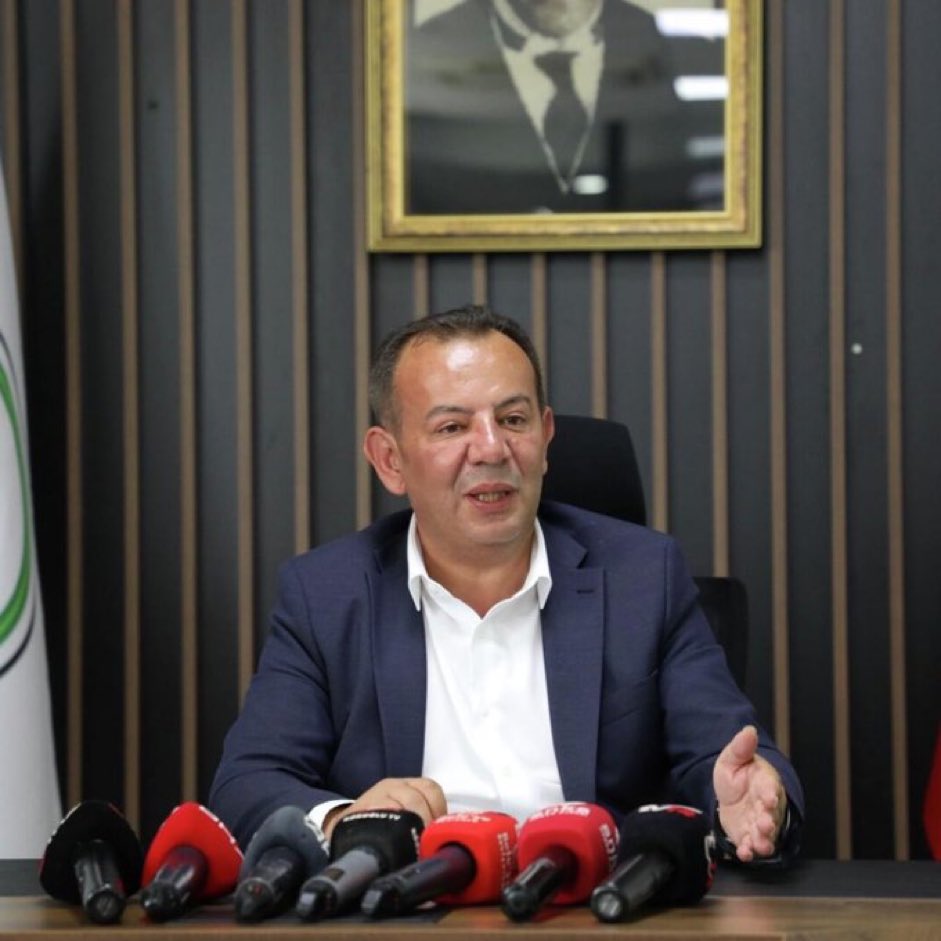 Dünyada Çocuklara Yardım ettiği için Tutuklanan İlk İnsan Tanju Özcan Oldu...