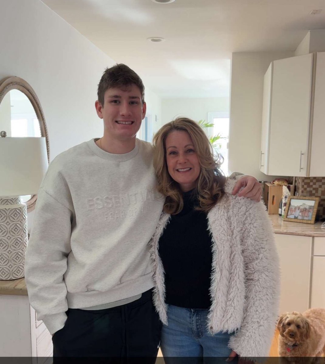 traceysabino13's tweet photo. Happy 20th B-Day to my boy! 20 years ago u came into my life &amp; changed it in the most beautiful way. Watching you grow into the incredible young man you are has been my greatest joy &amp; my proudest blessing. No matter how tall you get or how grown u are you will always be my baby https://t.co/yj88kLyQRc