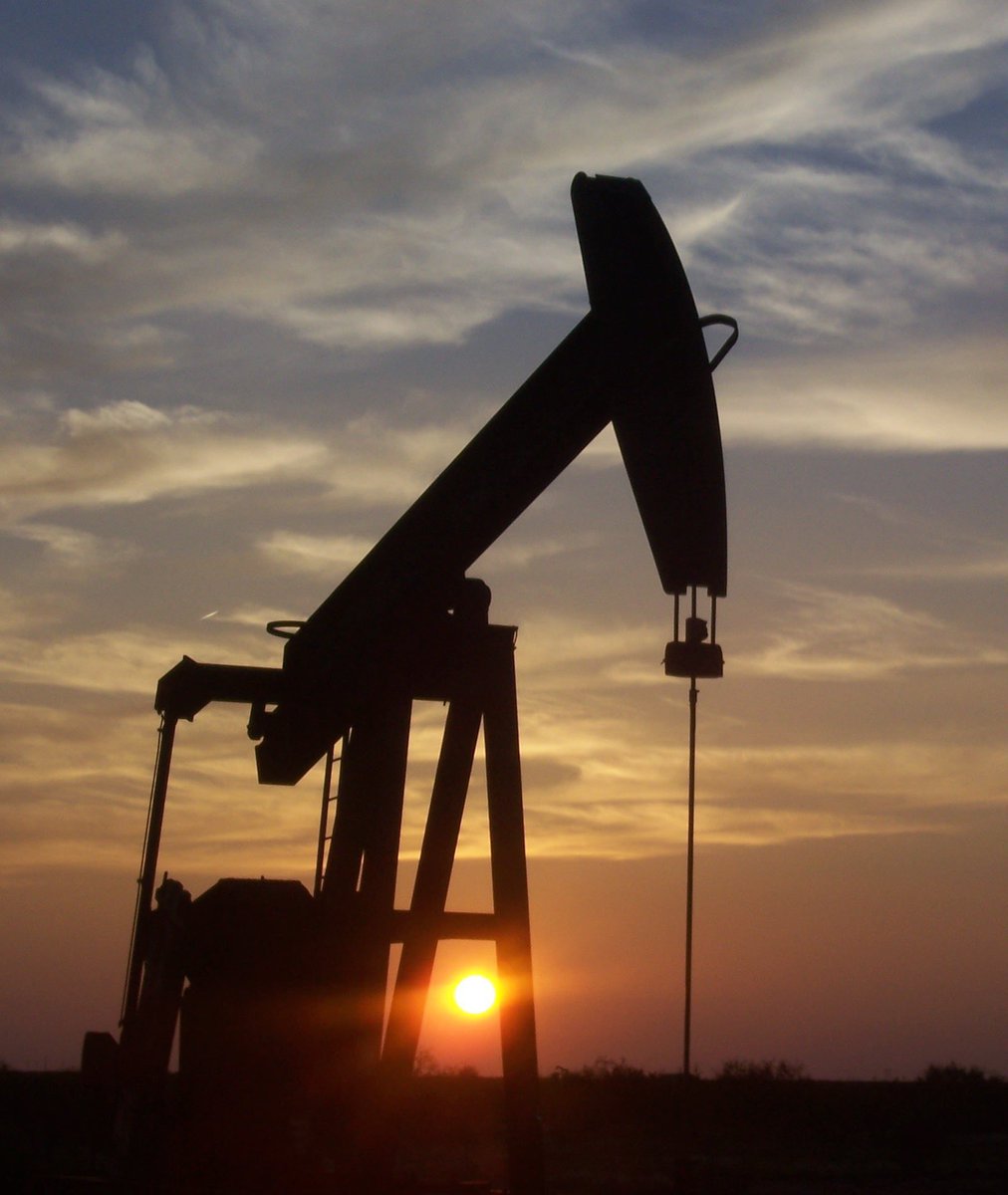 JUST IN: 🇮🇶 Iraq shuts down the world's second-largest oil field, Rumaila, following the Strait of Hormuz closure.