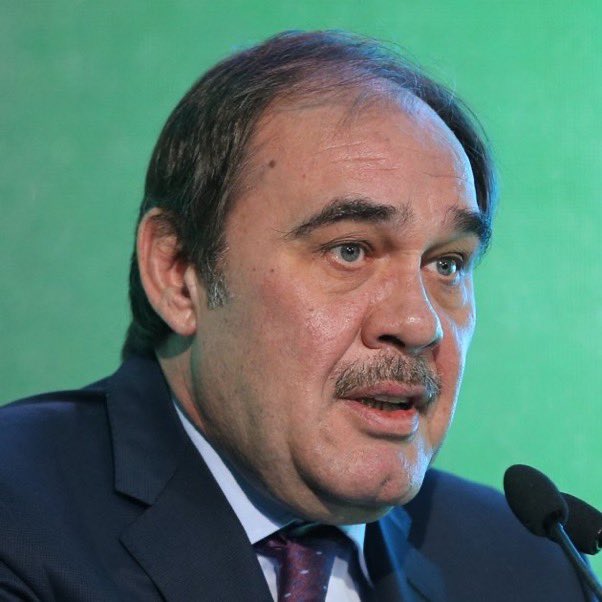 Meclis’e sunulan, “Yıldırım Demirören’in Ziraat Bankasından alıp geri ödemediği 800 milyon dolarlık kredi”ye ilişkin soru önergesine Mehmet Şimşek, “ticari sır” gerekçesiyle yanıt vermedi.

(Sözcü)