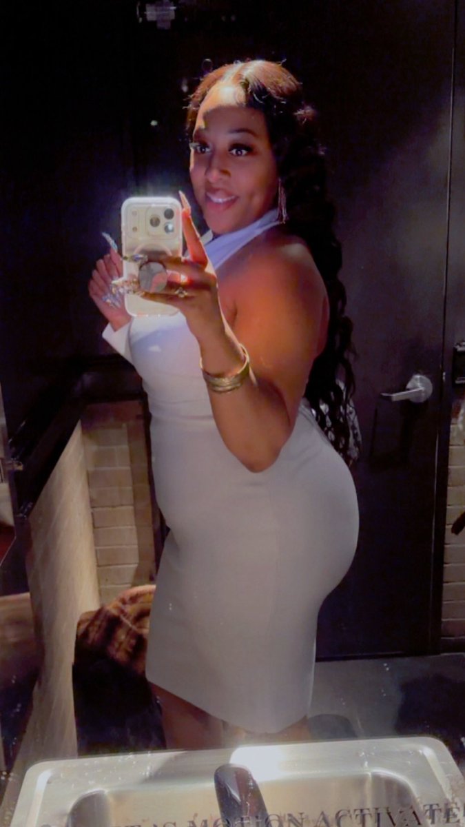 MrzDeva's tweet photo. Celebrating My 41st Birthday In NYC Buddakan https://t.co/LINs7sjd2c