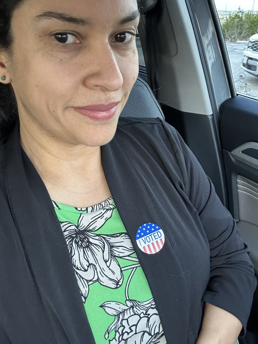 withRosabel's tweet photo. This is how we change the world! Do you civic duty. Go vote! #texasmidterms #vote https://t.co/fEAx2MLGa0