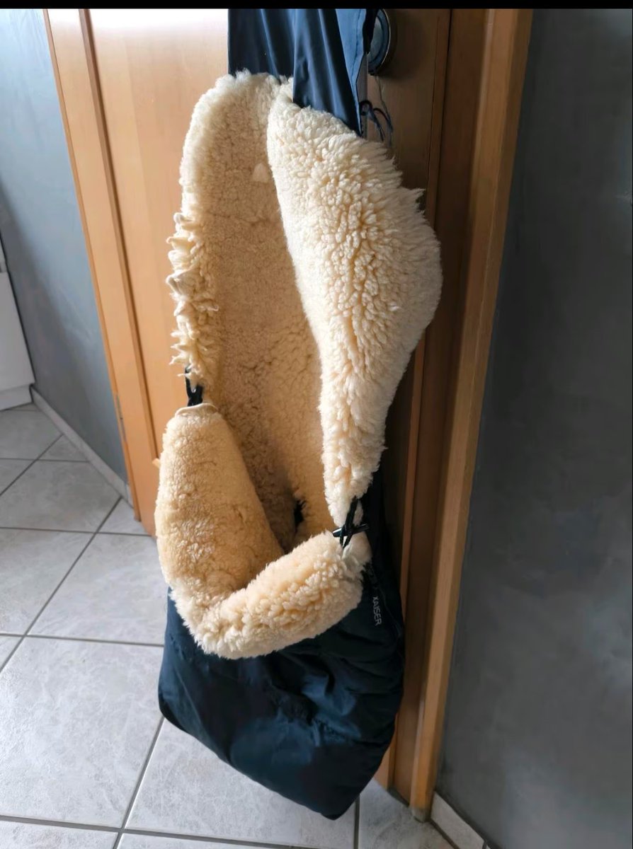 Snowbootsniffer tweet media