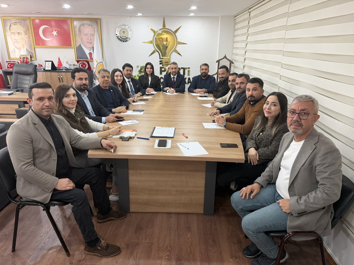 🔻 Yenişehir İlçe Yürütme Kurulu Toplantısı

📍 AK Parti Yenişehir İlçe Başkanlığı

Haftalık olağan yürütme kurulu toplantımızı gerçekleştirdik.

Hayırlara vesile olsun inşallah.