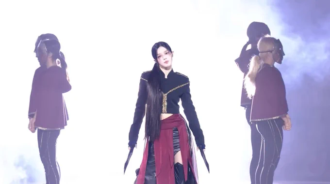 I love how Minju from ILLIT loves Katarina and has 700k Mastery and said multiple times how much she loves Kat. I need Kat getting a music skin one day where she is Kat's singing voice. She was so happy being Kat in LCK opening last year...