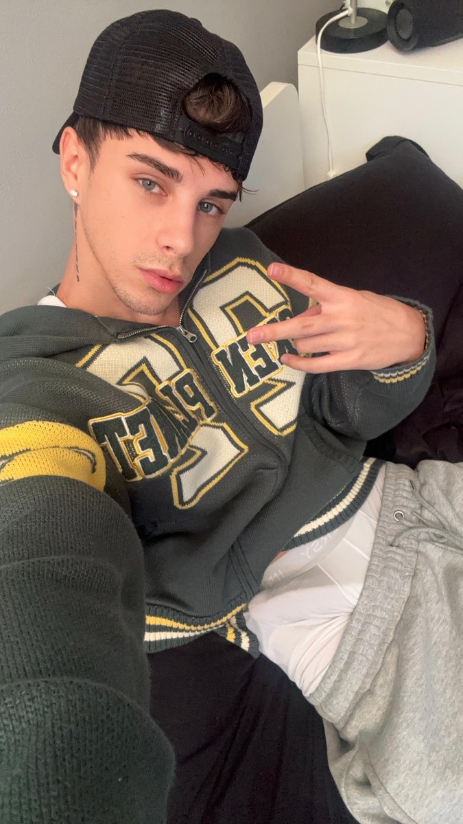 Daddy tweet media
