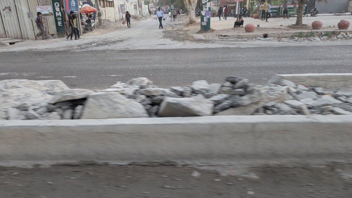 Dear <a href="/MC_Cyberabad/">Commissioner, Cyberabad Municipal Corporation</a>, could you please take some time to inspect the main Tellapur Road? It has been in shambles for a long time now.
The erstwhile Tellapur Municipal Commissioner never made any effort to fix it. All requests fell on deaf ears.
Even now, this is the condition of