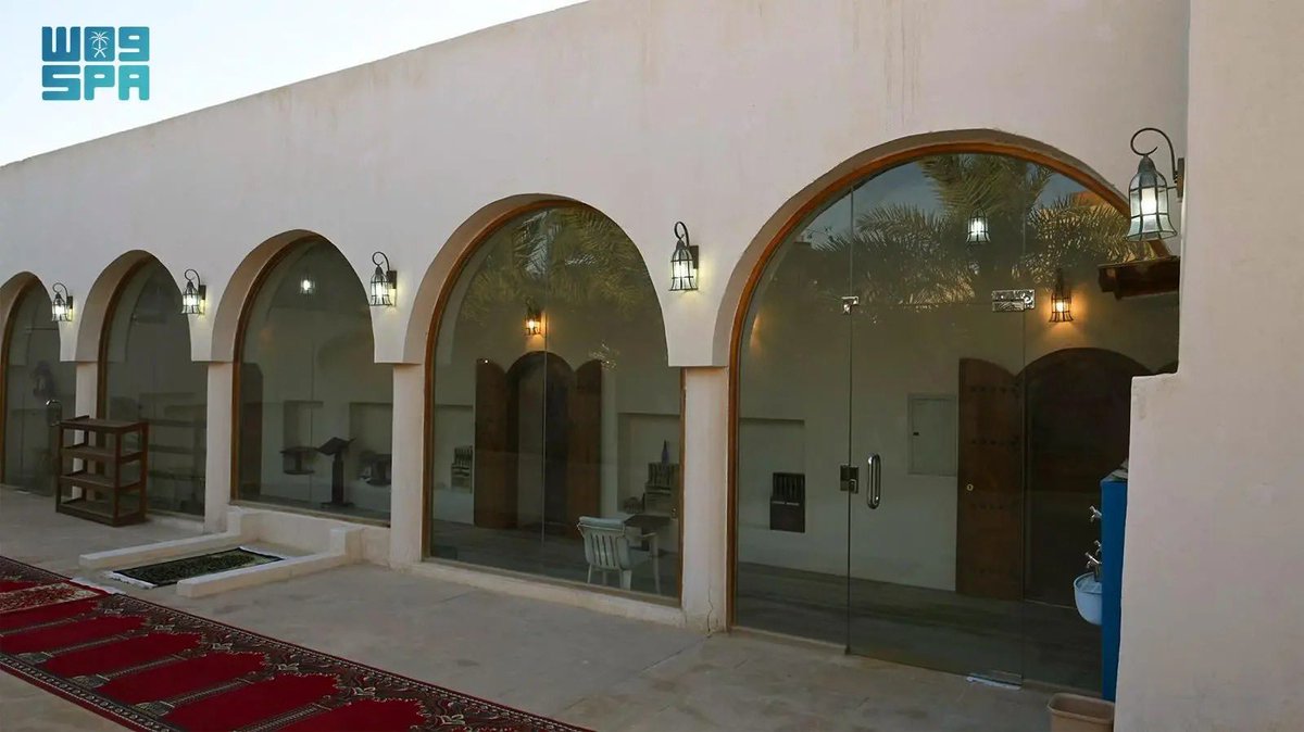 KSA24's tweet photo. ضمن مشروع الأمير محمد بن سلمان لتطوير المساجد التاريخية .. مسجد الشيخ أبو بكر بالهفوف شاهدٌ على ثلاثة قرون من العطاء العلمي

#ولي_العهد_يجدد_مساجد_تاريخية https://t.co/kanySMWKMk