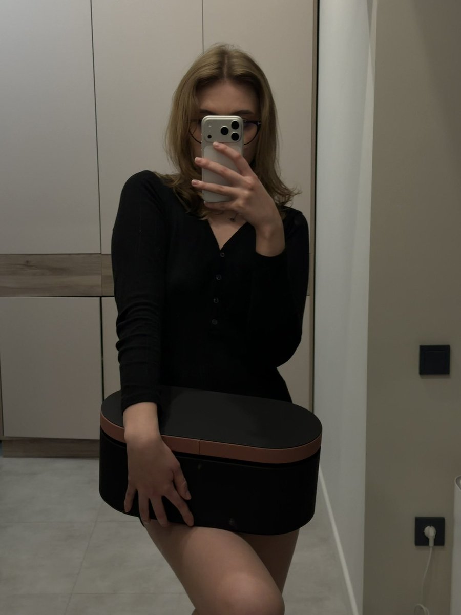 насця tweet media