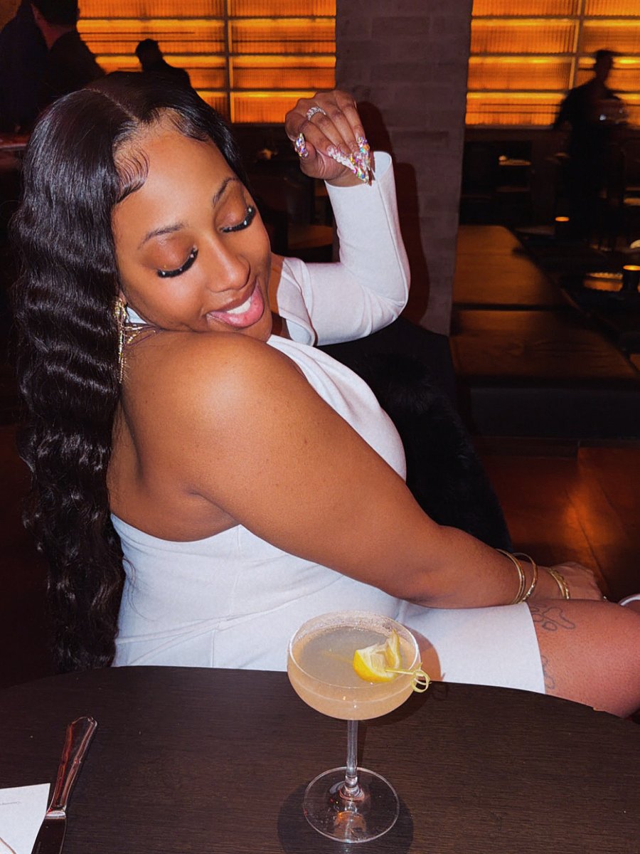 MrzDeva's tweet photo. In Thiz Era! Set In Soft Deva Era! Been Spoiled Rotten All Of My Lyfe! 🥰🥰😘😘🥂🥂 https://t.co/nJwcPIoogf