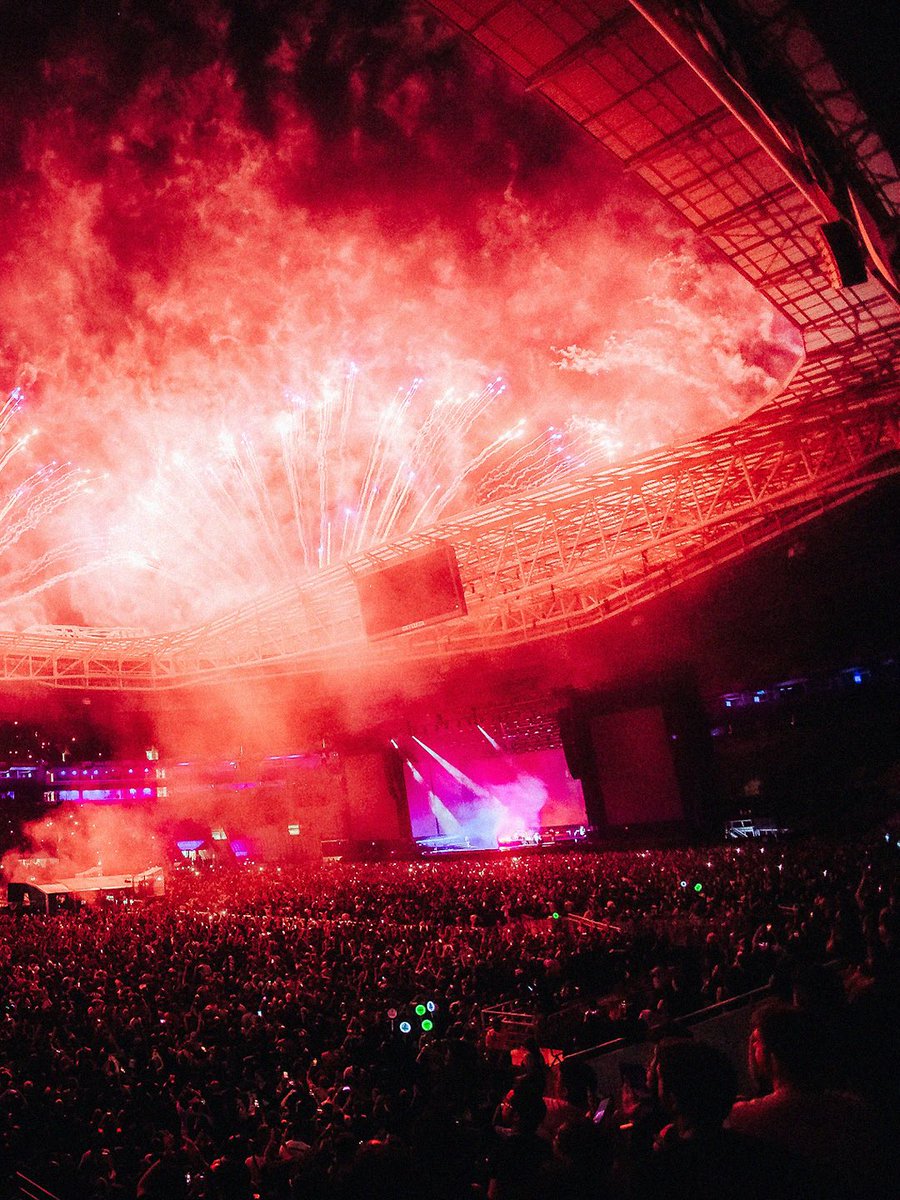 Há cerca 1 mês acontecia o histórico e maior show solo do Avenged Sevenfold. Com mais de 50 mil pessoas presentes no Allianz Parque, a apresentação se tornou um marco na carreira da banda e os consolidou mais ainda na história do rock. Quem estava lá? Nos conte como foi! 🦇

📸: