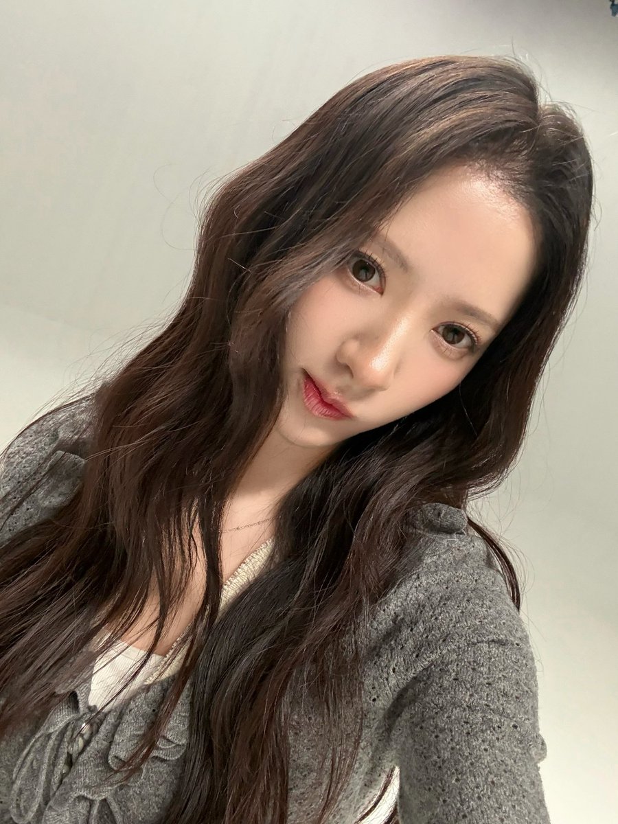 2_meda_E's tweet photo. 얼굴이잘났다는말하기입아프다고했다진짜 https://t.co/KQGJKvl7a5