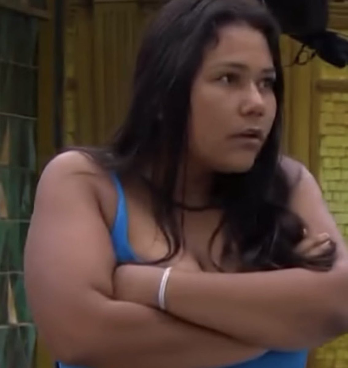 Elizangelaa94's tweet photo. Eu quero saber porque esse povo chama a Chaiany de falsa, sendo que não é Chai que fica falando mal pelas costas como fazem com ela todos os dias. A Chaiany errou na dinâmica do sincerão, mas mesmo errando ela tinha que justificar e ela pontuou o que tinha magoado ela sobre as pessoa que estavam ali, errou pediu desculpas e ela só não foi perdoada porque ela não se humilhou como a Samira fez . E as pessoas aqui fora condenam a Chaiany como se ela tivesse cometido um crime lá dentro e outra pra mim não existe AMIZADE E MUITO MENOS FALSIDADE EM UM JOGO QUE VALE 6 MILHÕES, ela está ali por ela e pela família dela.

#TeamChai | #BBB26
