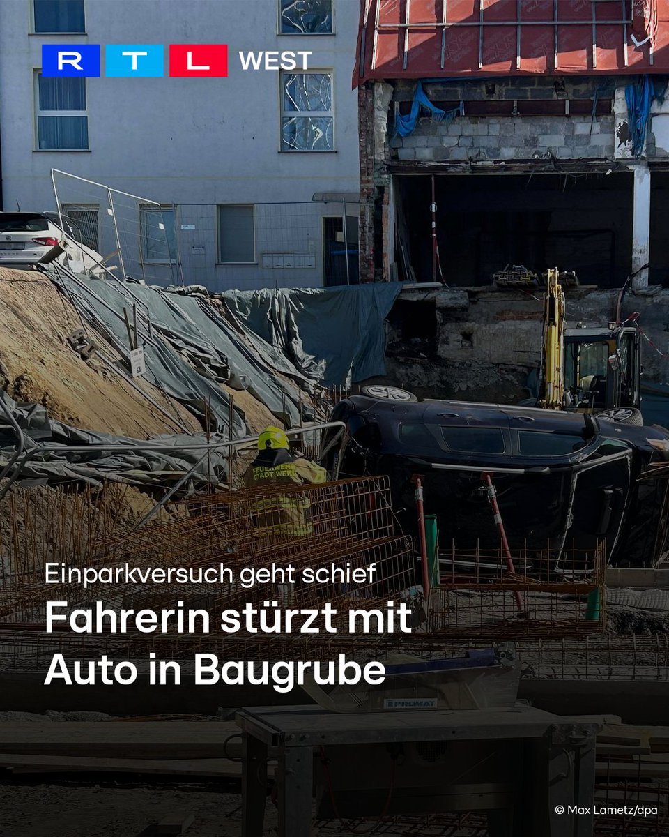 RTLWEST's tweet photo. Ungewöhnlicher #Unfall in #Werl (Kreis #Soest): Eine Frau ist mit ihrem #Auto in eine #Baugrube gestürzt. Nach Angaben der #Polizei kam es auf dem Parkplatz eines Bestattungsunternehmens zu dem #Unglück. Wahrscheinlich wollte die Frau rückwärts einparken, durchbrach dabei aber einem Bauzaun und fuhr einen Hang hinunter. Das Fahrzeug kam auf der Seite zum Liegen. Die Einsatzkräfte befreiten die Frau aus dem Wagen. Sie blieb laut ersten Erkenntnissen weitgehend unverletzt.