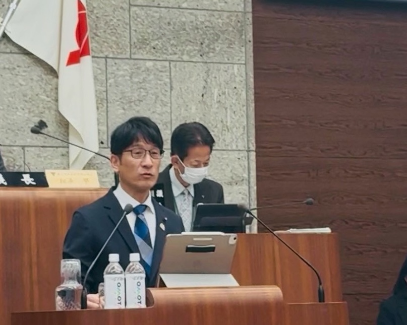 会派を代表して令和8年度の主要プロジェクトについて代表質問を行いました
後半は福森副代表が担当
高橋市長、佐藤教育長から丁寧な答弁をいただき、要望への取組にも期待しています
質問している時、花粉症で鼻水との戦い…
聞きづらい点があればご容赦ください
shinjiyahiro.com/2026/03/03/03-…