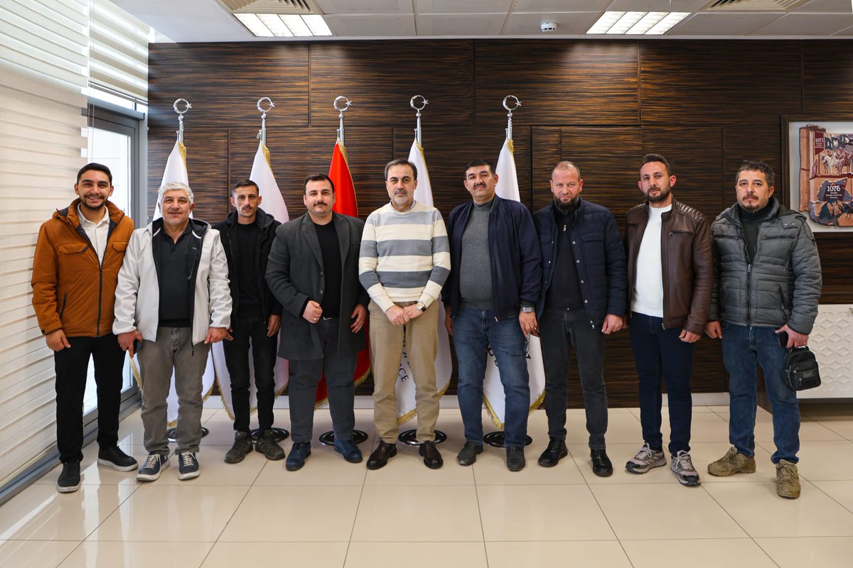 Metallerin İşlenmesi ile Kalıp İmalatı (32.) Meslek Komitemizle düzenlediğimiz istişare toplantımızın ardından, sektörleriyle ilgili konularda görüş alışverişinde bulunmak üzere komitemizden üyelerimizle bir araya geldik. 

Ziyaretleri için üyelerimize teşekkür ediyor, işlerinde