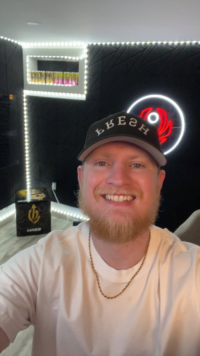 RG | Crowegamingg tweet media