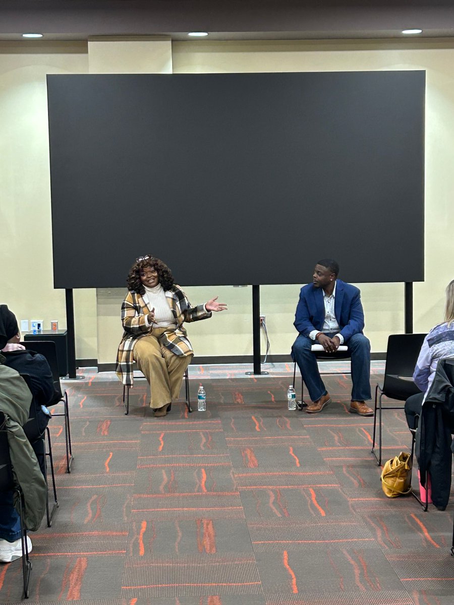 St. Louis Public Library tweet media