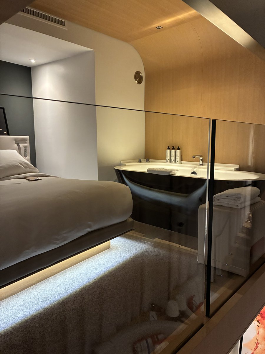 SPelassy's tweet photo. Hôtel Cinq Codet Paris dans mon top 5 https://t.co/SM3gOopUxV