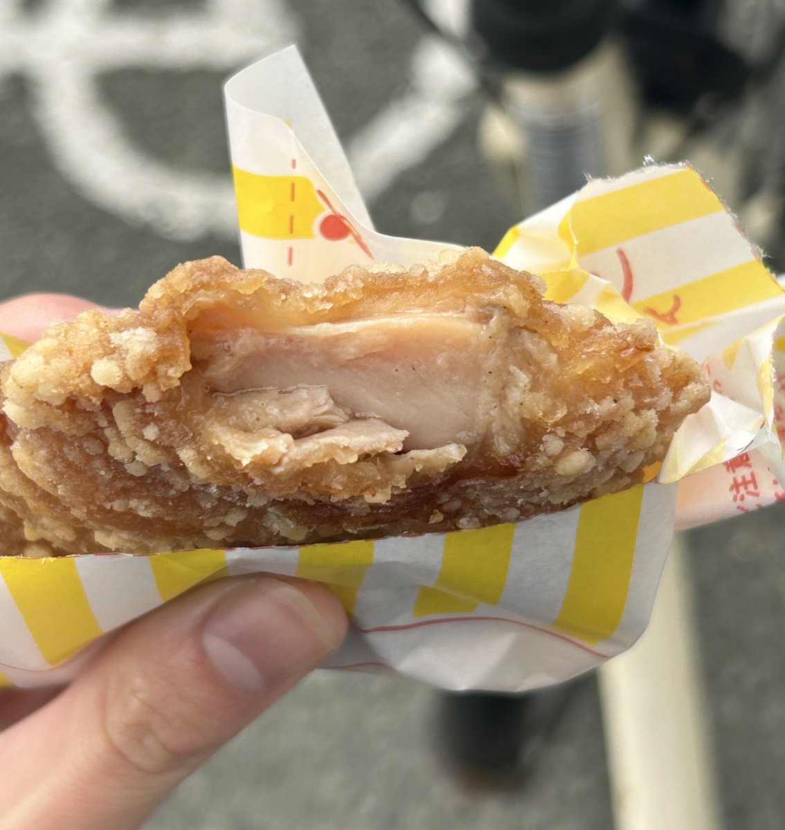 mauaishite's tweet photo. 🏪🟩🟦の🗻賊焼きおいしいいい https://t.co/Kd4fDu5A9s
