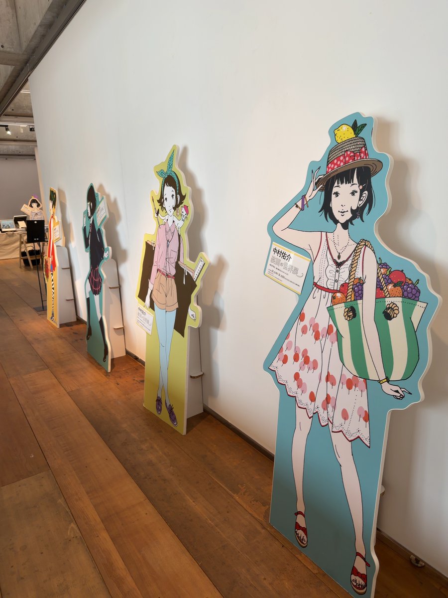 illust_note's tweet photo. 『中村佑介 装画の世界展』@大垣書店 NEUTRAL horikawaにお邪魔してきました！貴重な原画をはじめ様々な作品をご覧いただけます！3/15（日）まで開催中！中村さん特集号のイラストノートもご購入いただけます。
※先ほどの内容に一部誤りがあった為投稿を削除し再投稿いたします。大変申し訳ありません https://t.co/BwlqAwYOyy