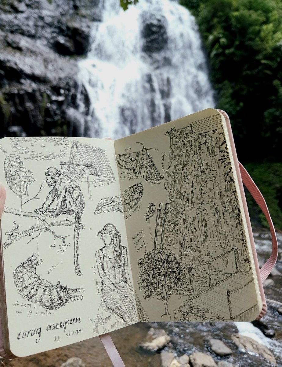 aicevanillaa's tweet photo. me vs my sketchbook https://t.co/nklK9mcAPU
