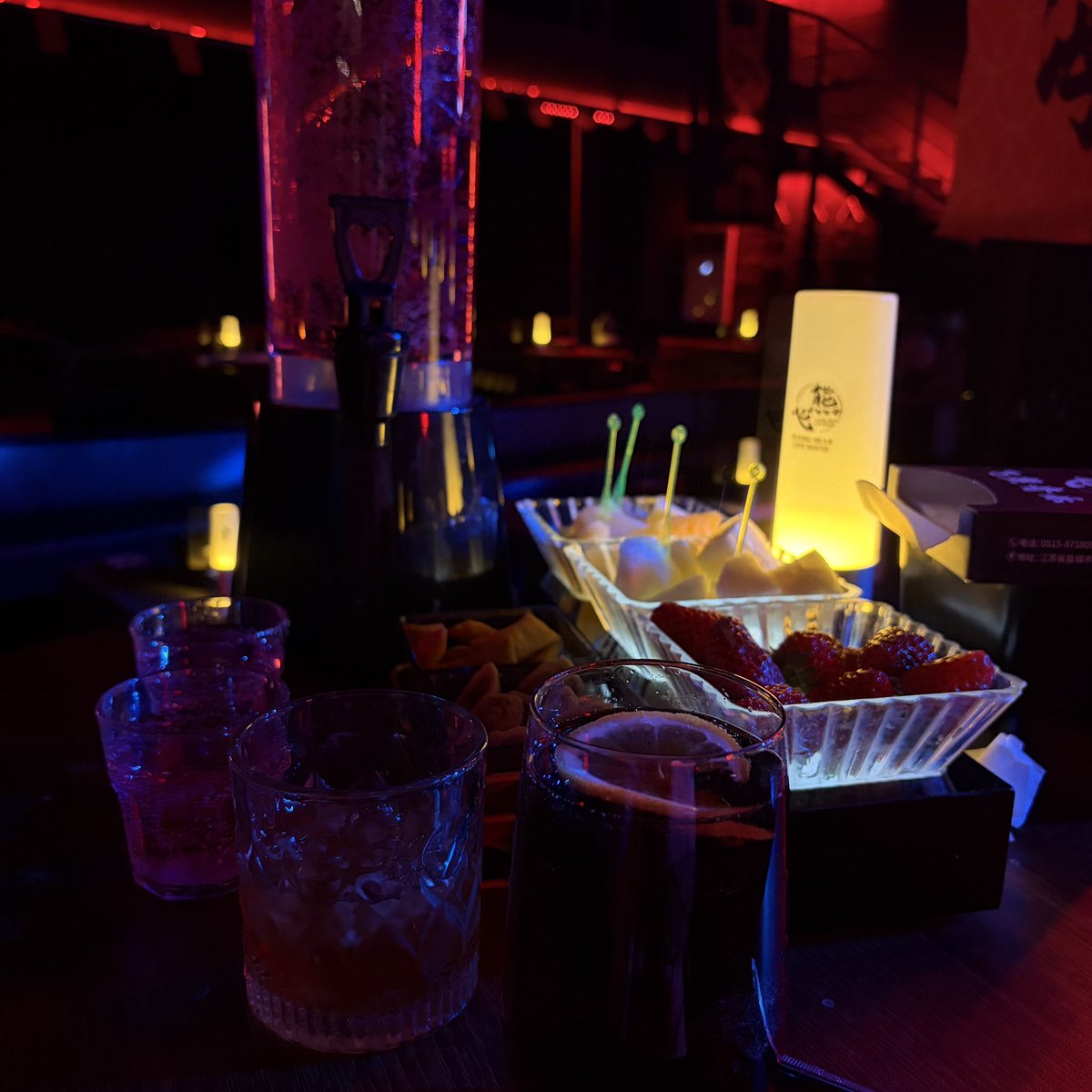 munanan8280's tweet photo. 明明觉得酒很难喝，但是尝试了第一次之后就忍不住想再试试
好奇怪
一边想着也就那样一边继续尝试不同的酒
这是为什么 https://t.co/V91GmEy8hy