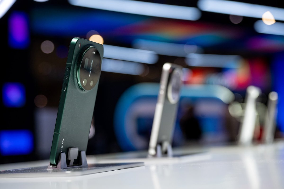 xiaomiItalia's tweet photo. Questo è il volto del futuro. 📸
Dall’IA di oggi all’IA di domani, Xiaomi porta all’#MWC26 l’ecosistema smart Human x Car x Home basato sull’IA, con protagonisti il nuovissimo Xiaomi 17 Ultra e il Leitzphone. #TheNewWaveofAI https://t.co/mvp7TpJ06S