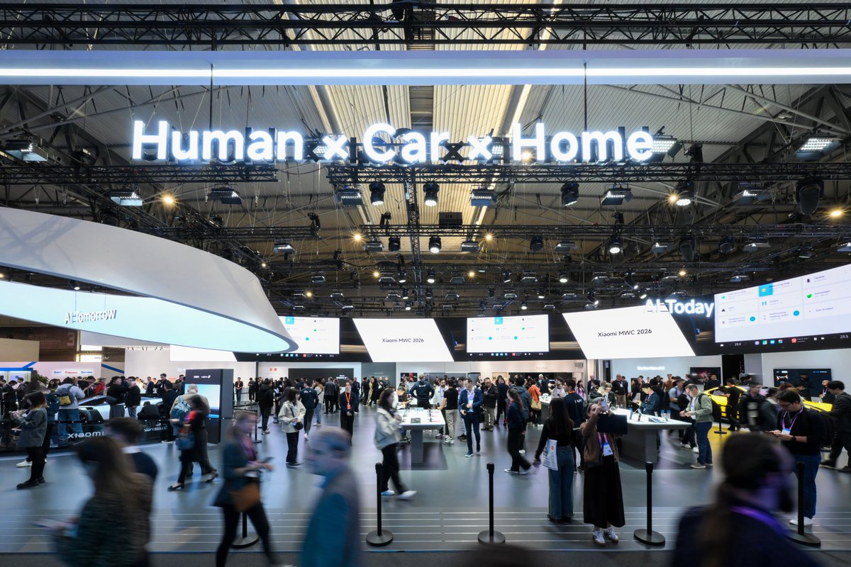 xiaomiItalia's tweet photo. Questo è il volto del futuro. 📸
Dall’IA di oggi all’IA di domani, Xiaomi porta all’#MWC26 l’ecosistema smart Human x Car x Home basato sull’IA, con protagonisti il nuovissimo Xiaomi 17 Ultra e il Leitzphone. #TheNewWaveofAI https://t.co/mvp7TpJ06S