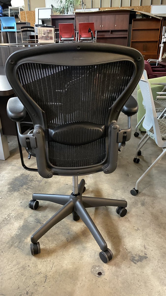 DFSIHOUSTON's tweet photo. Herman miller aeron ergonomic office chair, commercial grade, heavy duty, adjustable lumbar support, adjustable arm rests, adjustable seat height, forward seat tilt, swivel, tilt, upright back lock, tilt tension control, size B. #HermanMiller https://t.co/uGmI3aD4hQ