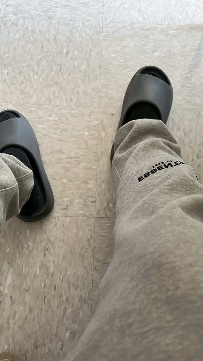 damianmaster34's tweet photo. DM OPEN CWELE
#cashmaster #socks #findom #master #paypig #sneak #feet #sneakmaster https://t.co/43Q5M4fvbZ