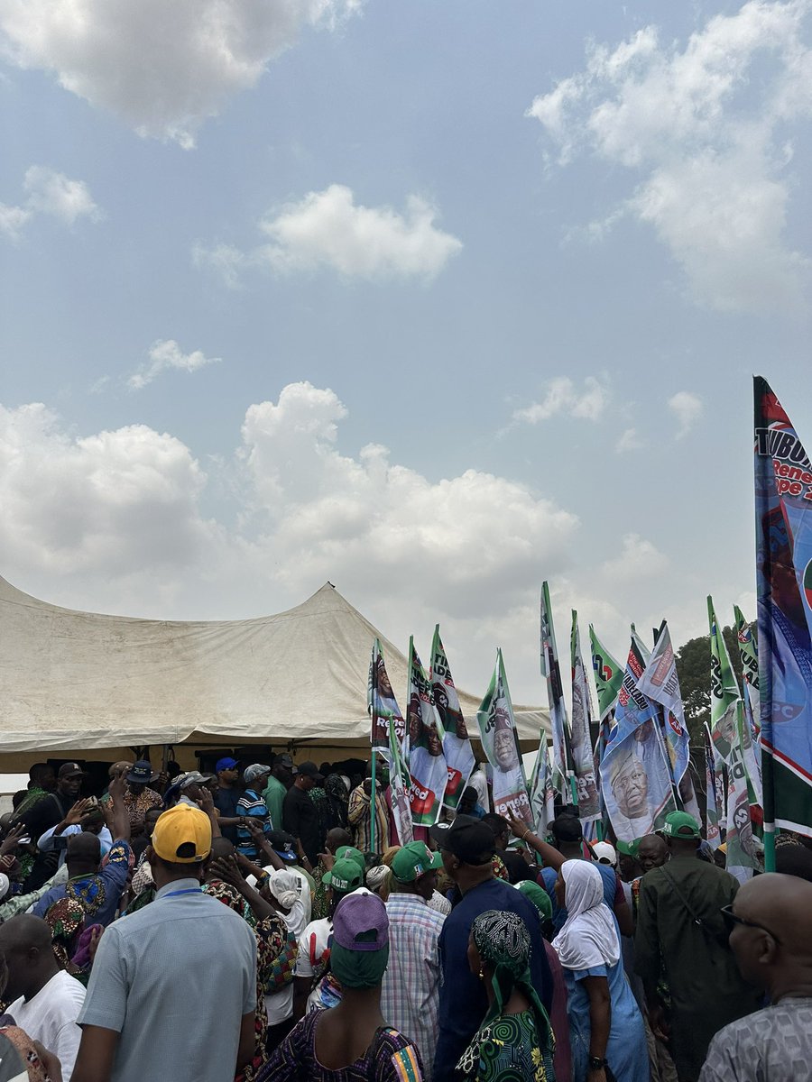 Check out Oyo APC New Executive Members  List

1. H.E Moses Alake. Chairman
2. Dr. Taofeek Lamidi Deputy Chairman
3. Barr. Fatai Adesina Secretary
4. Hon. Lukman Owonikoko Assistant Secretary
5. Dr. Joshua Oyebamiji Oyo Central Senatorial Chairman
6. Hon. Mojeed Delesolu Oyo