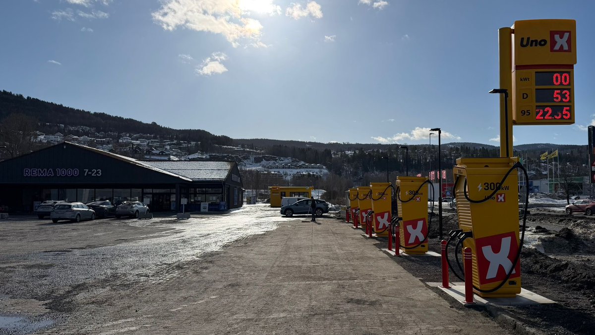 Uno-X ultrafast EV charging tweet media